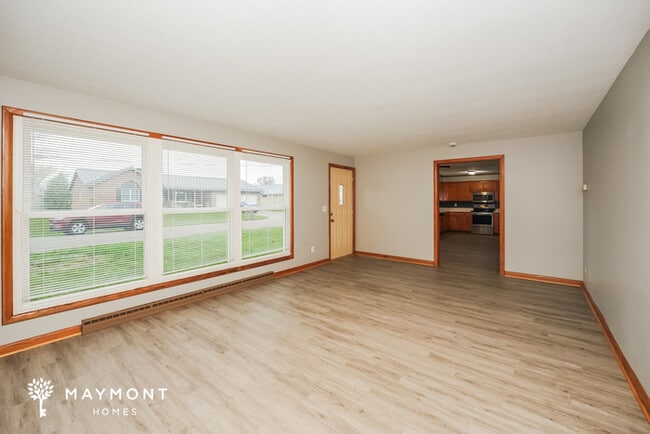 Photo - 572 6th St NW