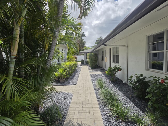 Building Photo - 1301 NE 16th Terrace Unit 1-9