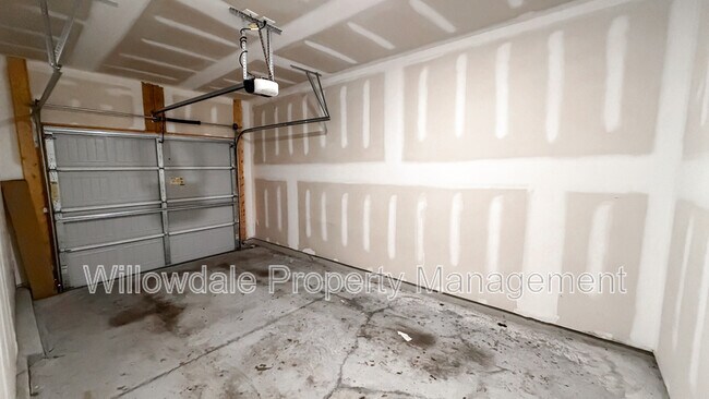 Photo - 4721 Lord Fogelman Wy