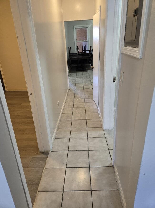 Photo - 325-329-329 Grand St Unidad #2L