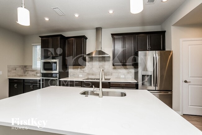 2898 Gipper Cir