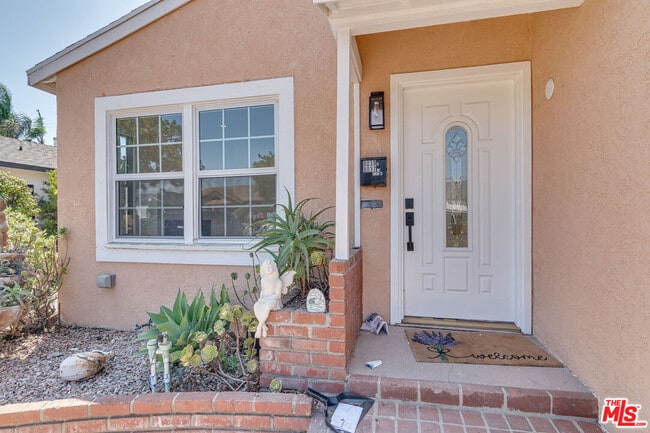 Photo - 8037 Campion Dr