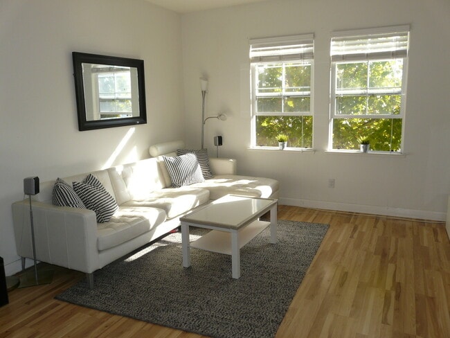 Photo - Gorgeous 3 bedroom 2.5 Bath with Bonus Room in Communication Hill