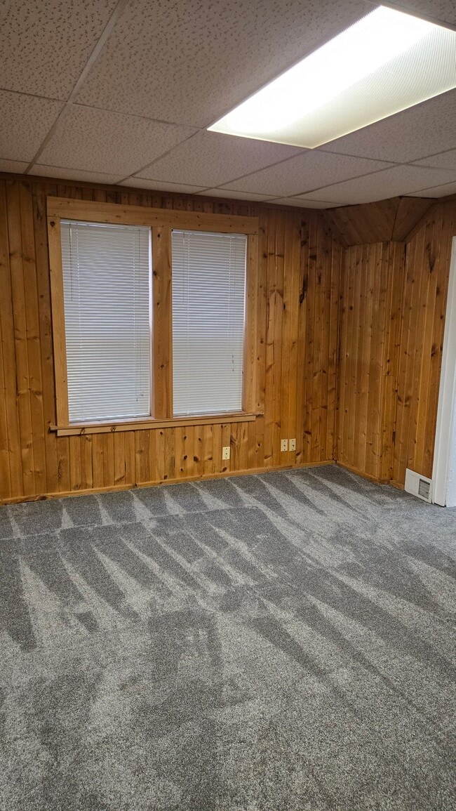 Building Photo - 615 N 59th Ave W