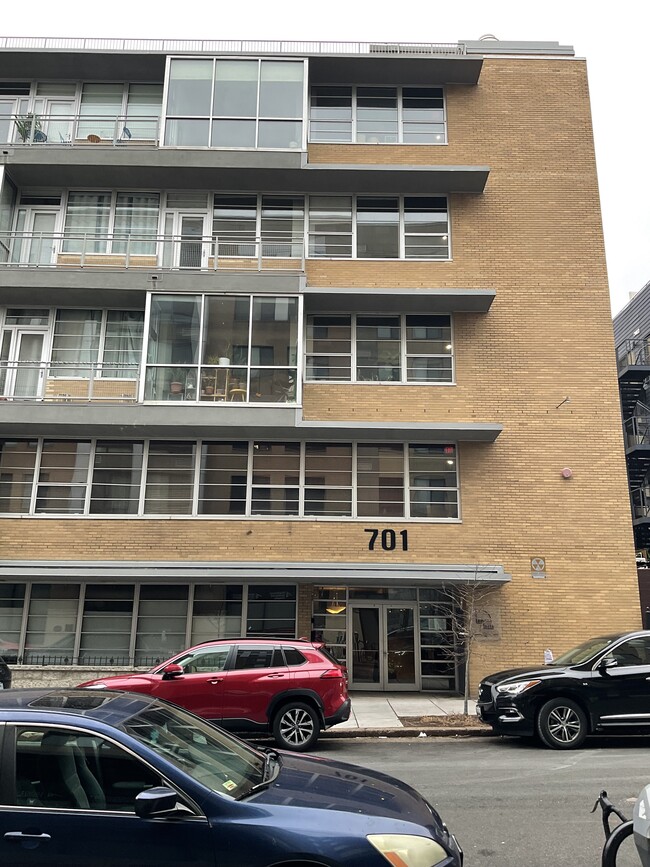 Building Photo - 701 Lamont St NW Unit 10