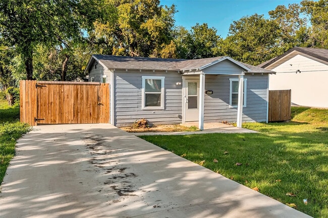 Photo - Room in House on Houghton Ave