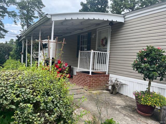 Photo - 525 Riverleigh Ave