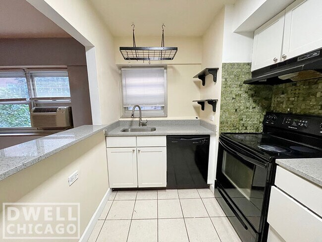 Photo - 4950 N Marine Dr Unit 209