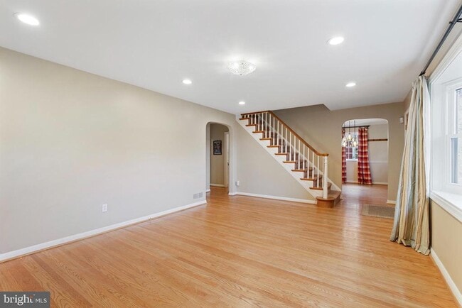 Photo - 120 Walker Rd