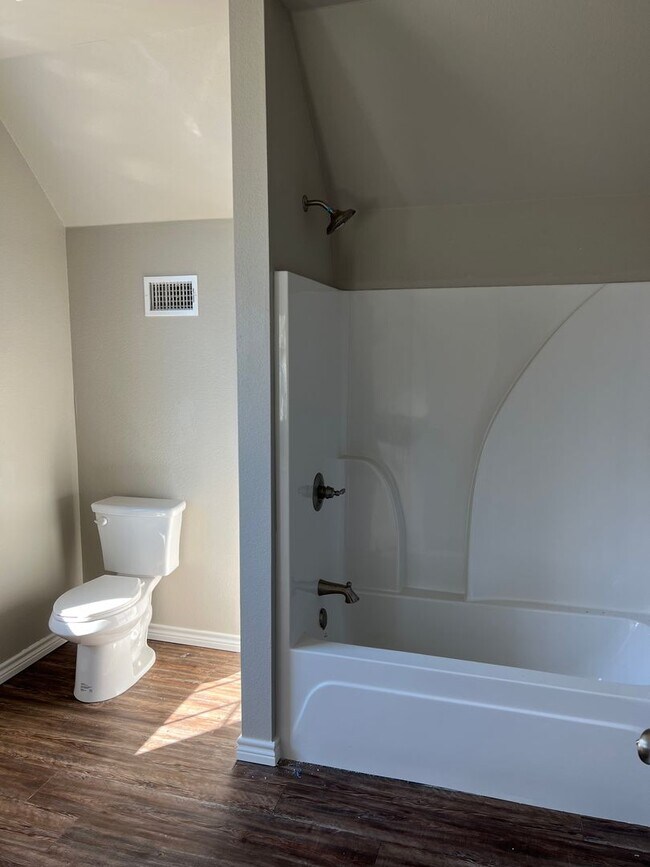 Photo - 2553 W Harold St