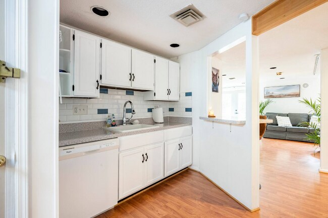 Photo - 2 Newtown Turnpike Unit Apt.