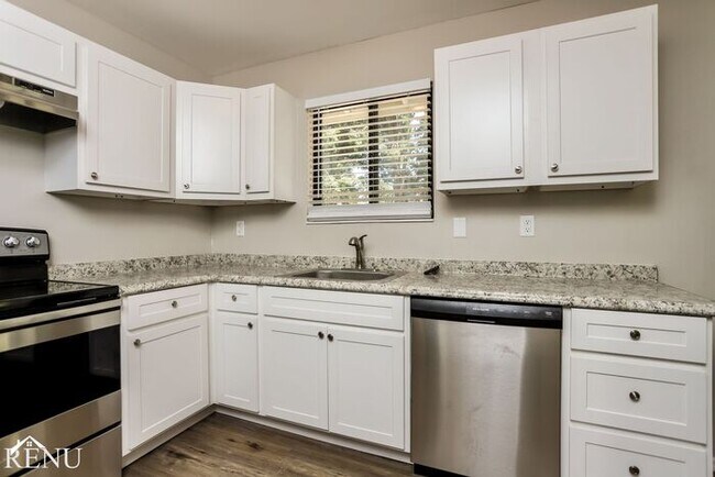 Photo - 18 River Bluff Dr