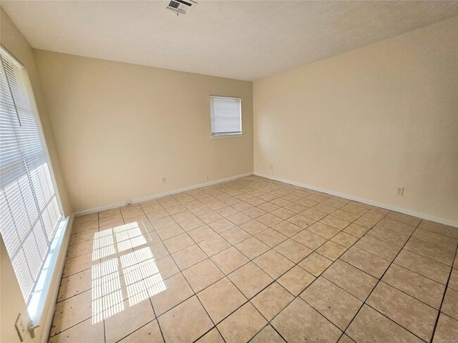 Photo - 408 Briarbrook Dr