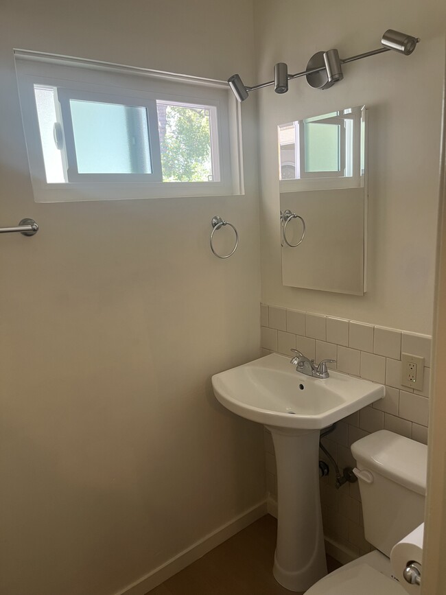 Photo - 8039 Canaloupe Ave-