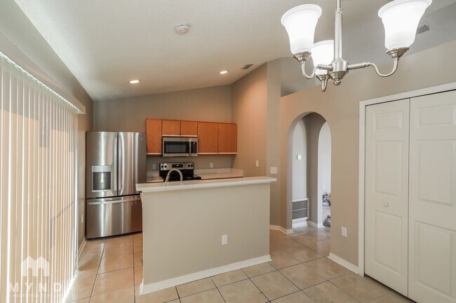 Photo - 5704 English Oak Dr S