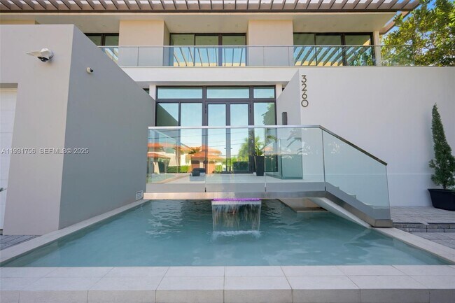 Photo - 3260 NE 165th St