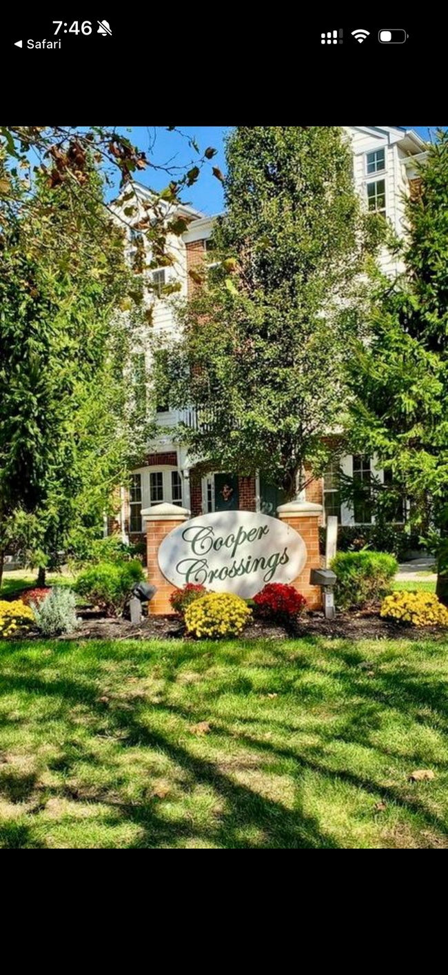 Building Photo - 834A S Warren St Unit 834A