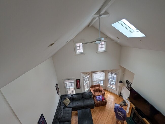 Photo - Rarely on the Market! Luxury 4-Bed/3-Bath Duplex in Lincoln Park Unit 1655-3E