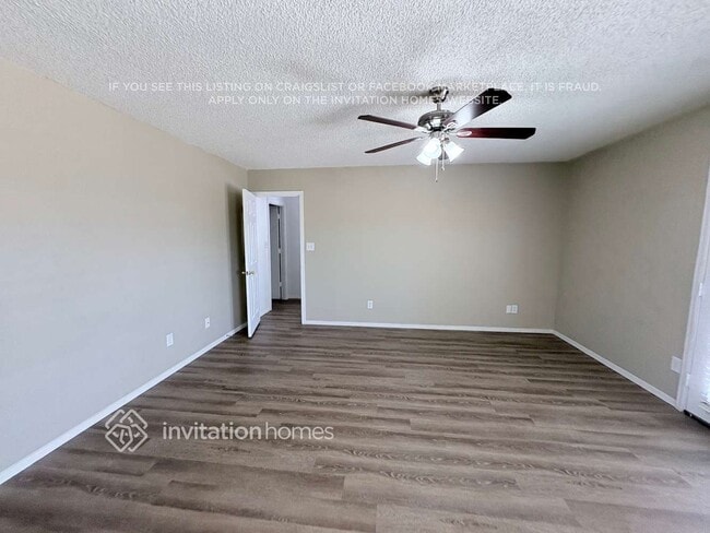 Photo - 3265 E Carmel Ave