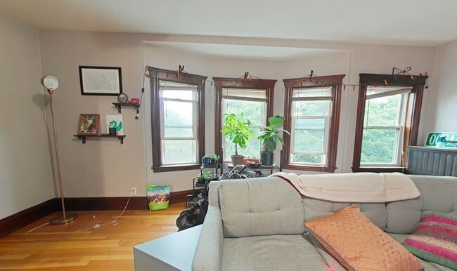 Photo - 39 Thurston St Unit 3