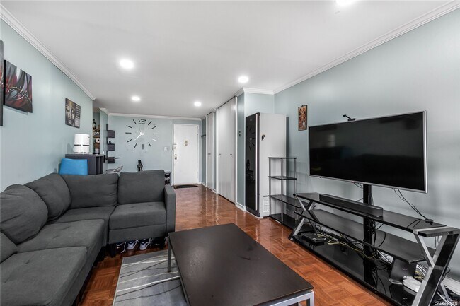 Photo - 118-17 Union Tpke Un Unit 14C