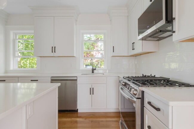 Photo - 105 Fayerweather St