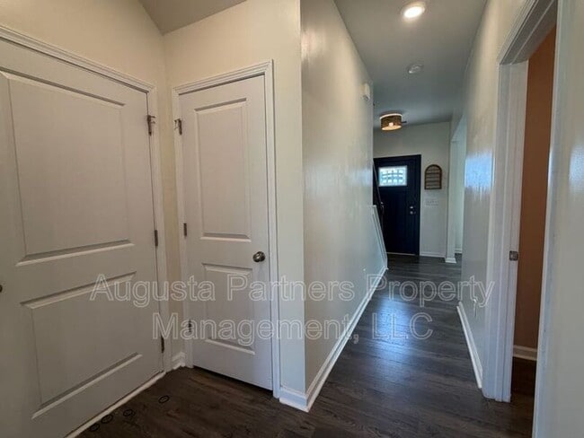 Photo - 1097 Sapphire Dr