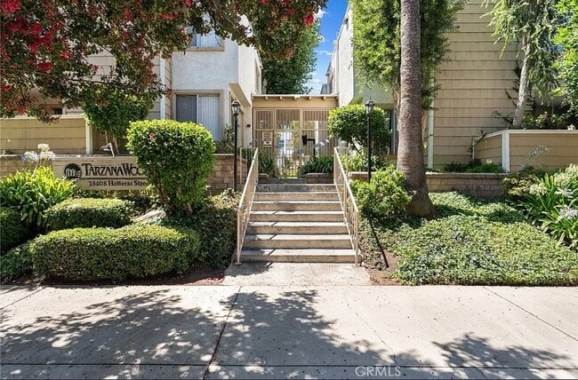 Building Photo - 18408 Hatteras St Unit #33 Rental