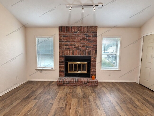 1707 Brooken Hill Dr