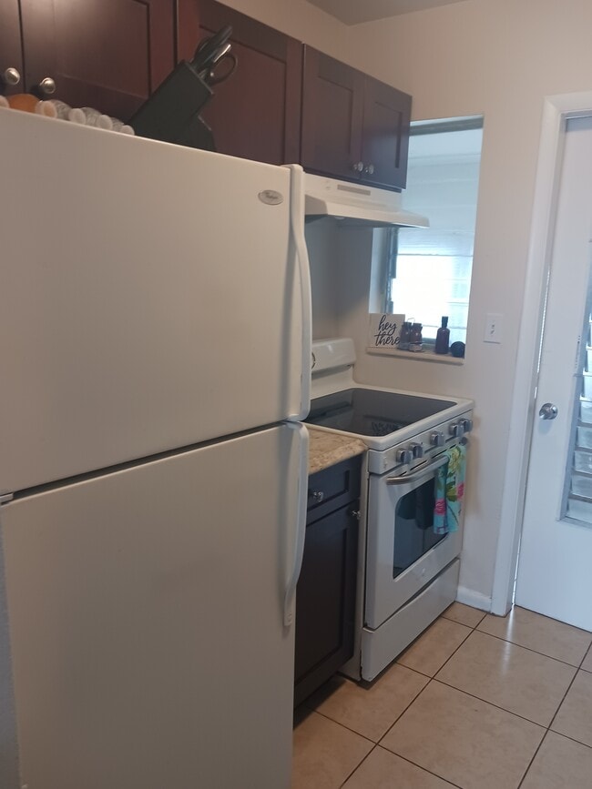 Photo - 21067 Meehan Ave
