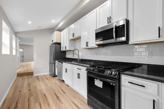 Building Photo - 218 S Wolfe St Rental