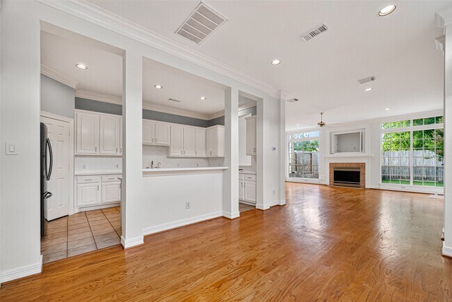 Photo - 3619 W Clay St