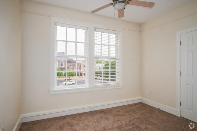2BR, 1BA - 748SF - Second Bedroom