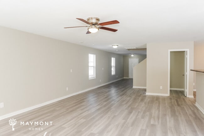 Photo - 252 Valleyside Dr NE