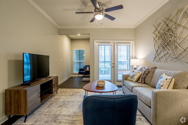 2BR,2BA The Delta