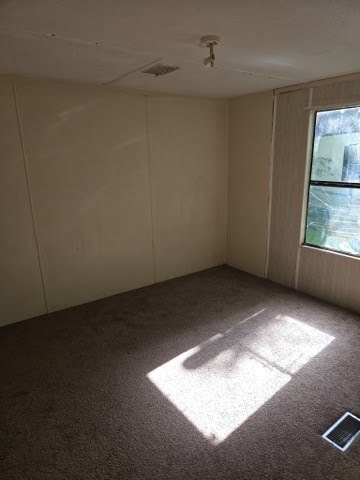 Photo - 609 Moates St