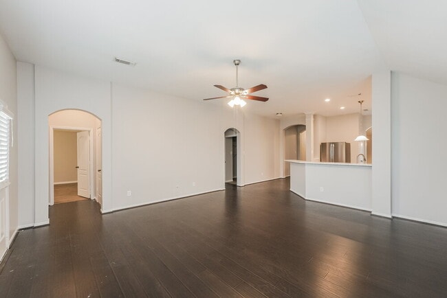 Photo - 8011 Thorncroft Manor Ln