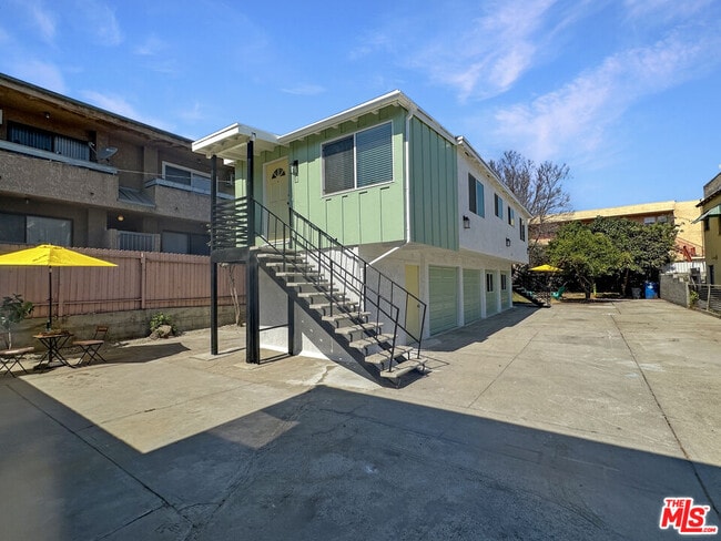 215 W Plymouth St