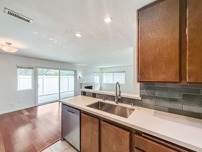 Photo - Nice 2B/2BA w/ Private Patio, A/C, Washer/...