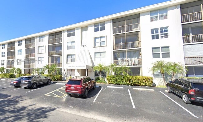Building Photo - 4501 NE 21st Ave Unit 110 Rental