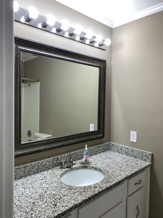 Photo - Nice 3BR Condo in Huntington Ridge