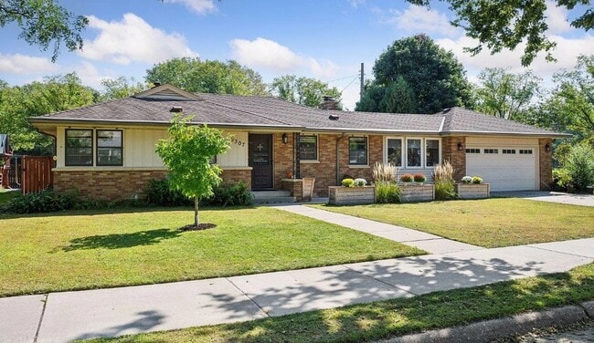 Photo - 2307 Harding St NE