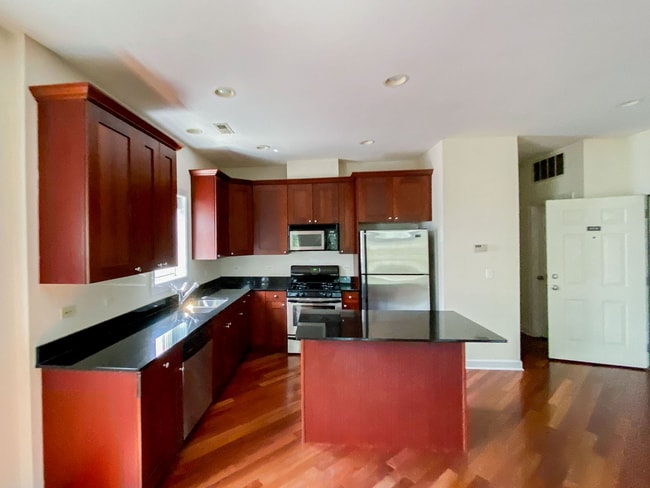 Photo - 3112 N Racine Ave Apartments Unit 3S