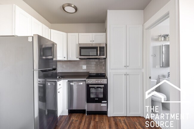 Photo - 817 W Lakeside Pl Unit 602