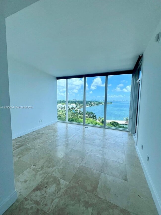 Photo - 601 NE 36th St Unidad 1111