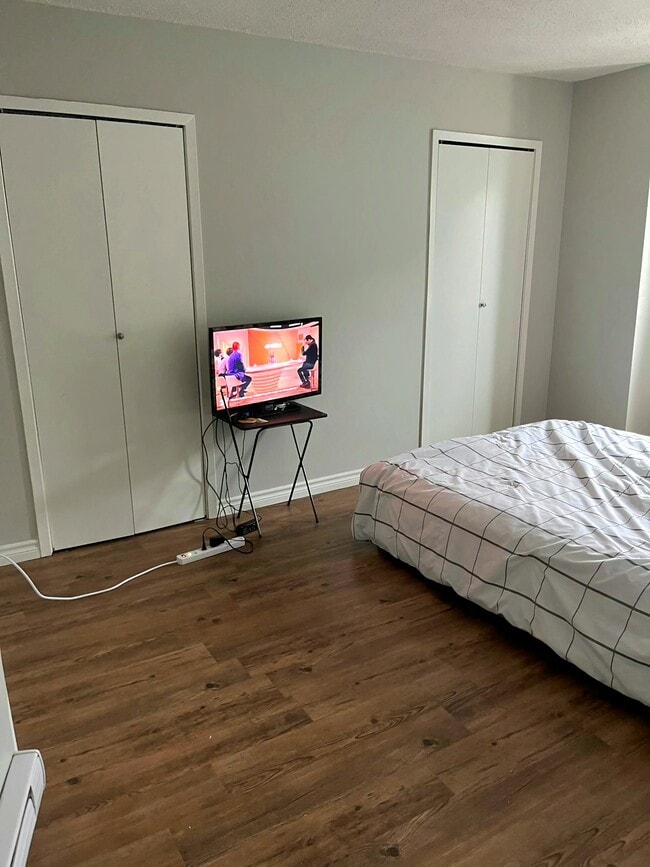 1ère chambre - 183 Canterbury St Unité 4