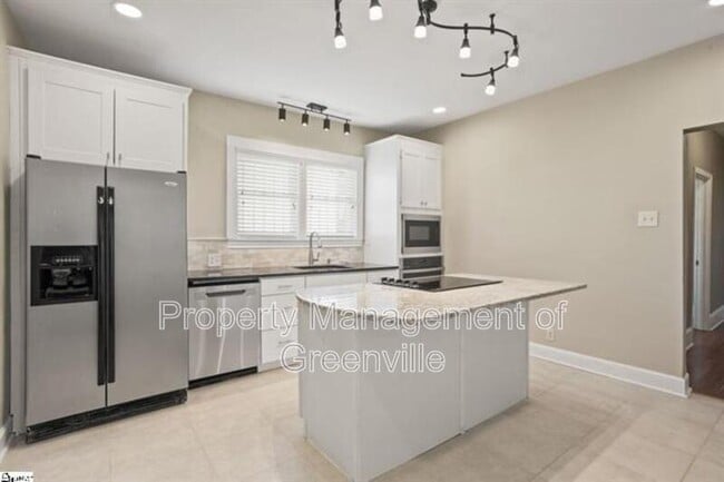 Photo - 103 Sterling St