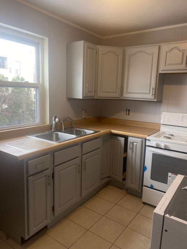 Photo - 3424 1/2 Ward St Unit 2