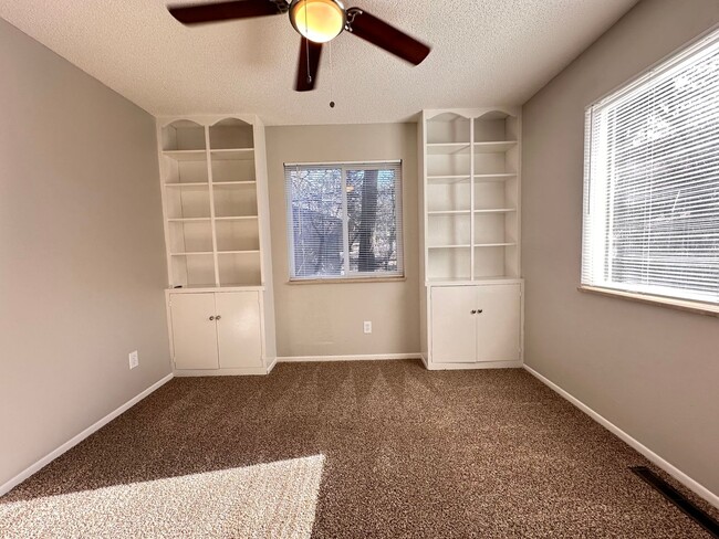 Photo - 2015 Pine Grove Ave