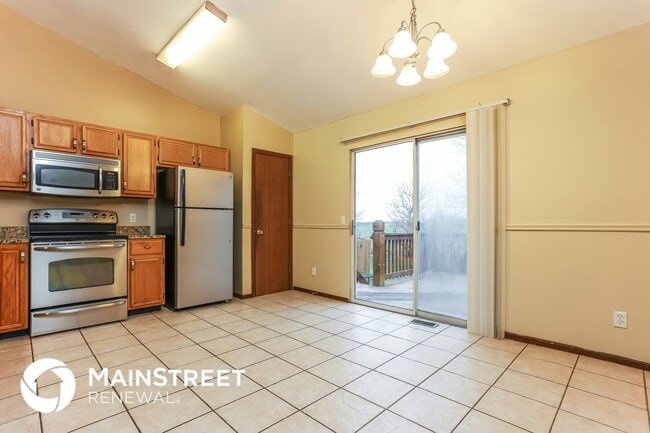 Photo - 2 Aspen Pointe Dr